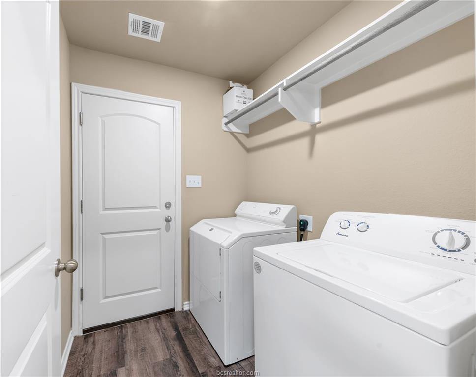 109 Dove Court, Navasota, TX 77868