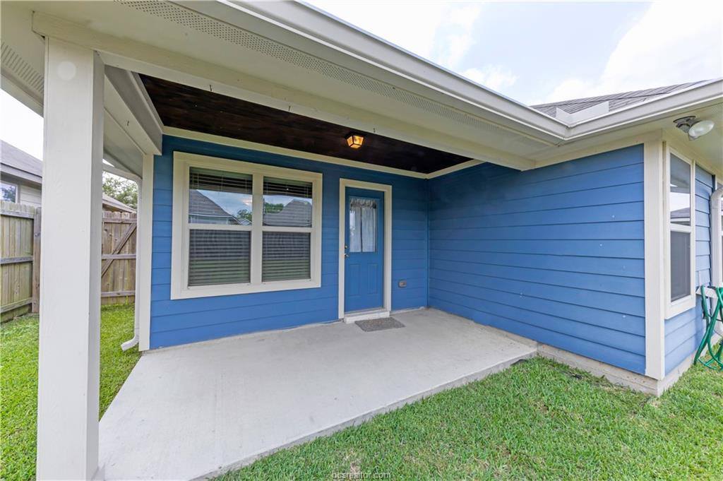 109 Dove Court, Navasota, TX 77868