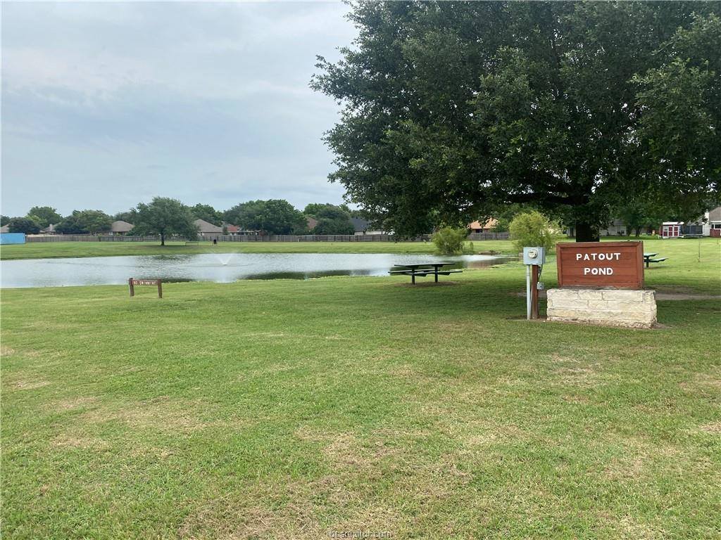 109 Dove Court, Navasota, TX 77868