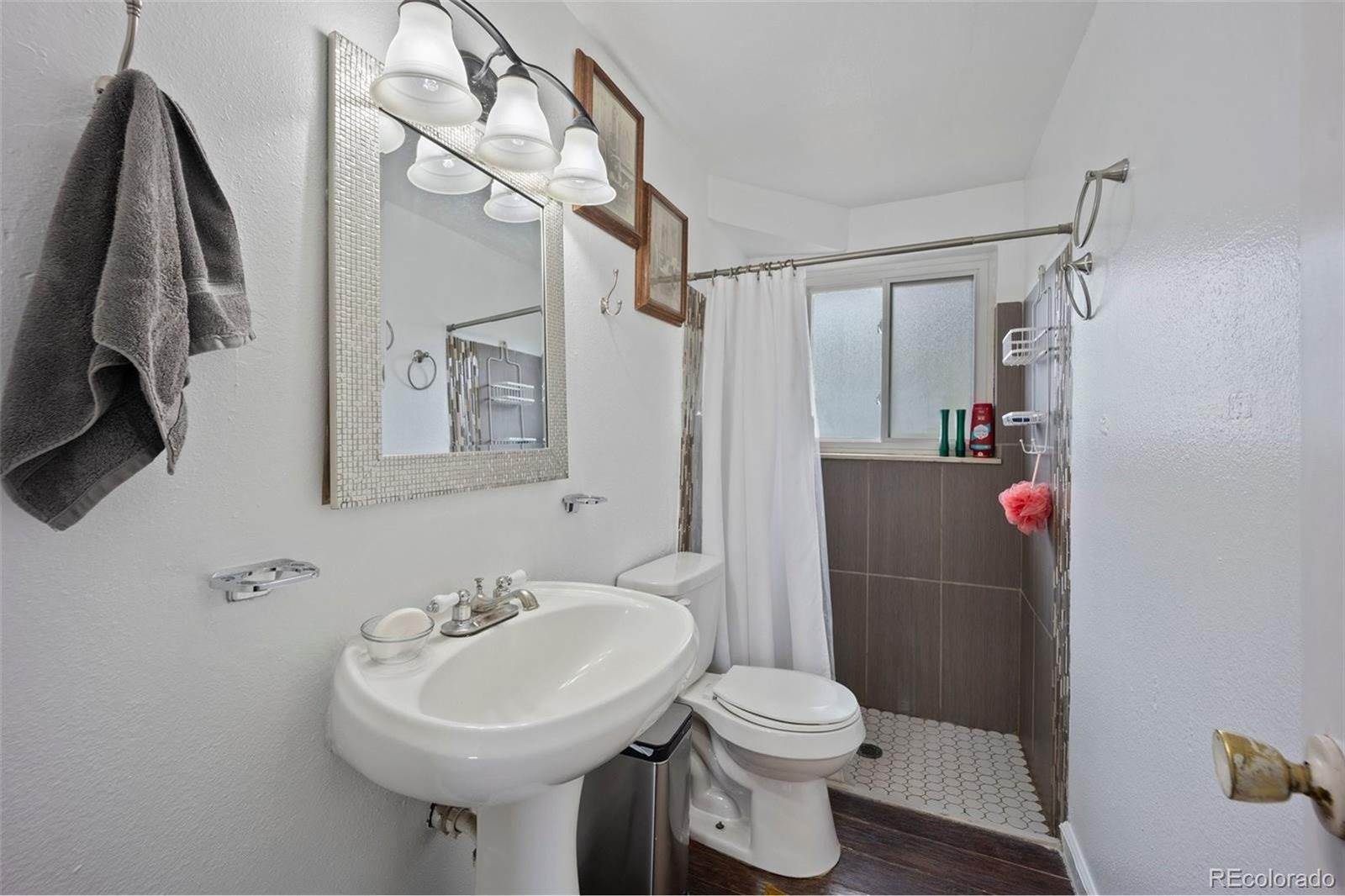 7118 Metropolitan St, Colorado Springs, CO 80911