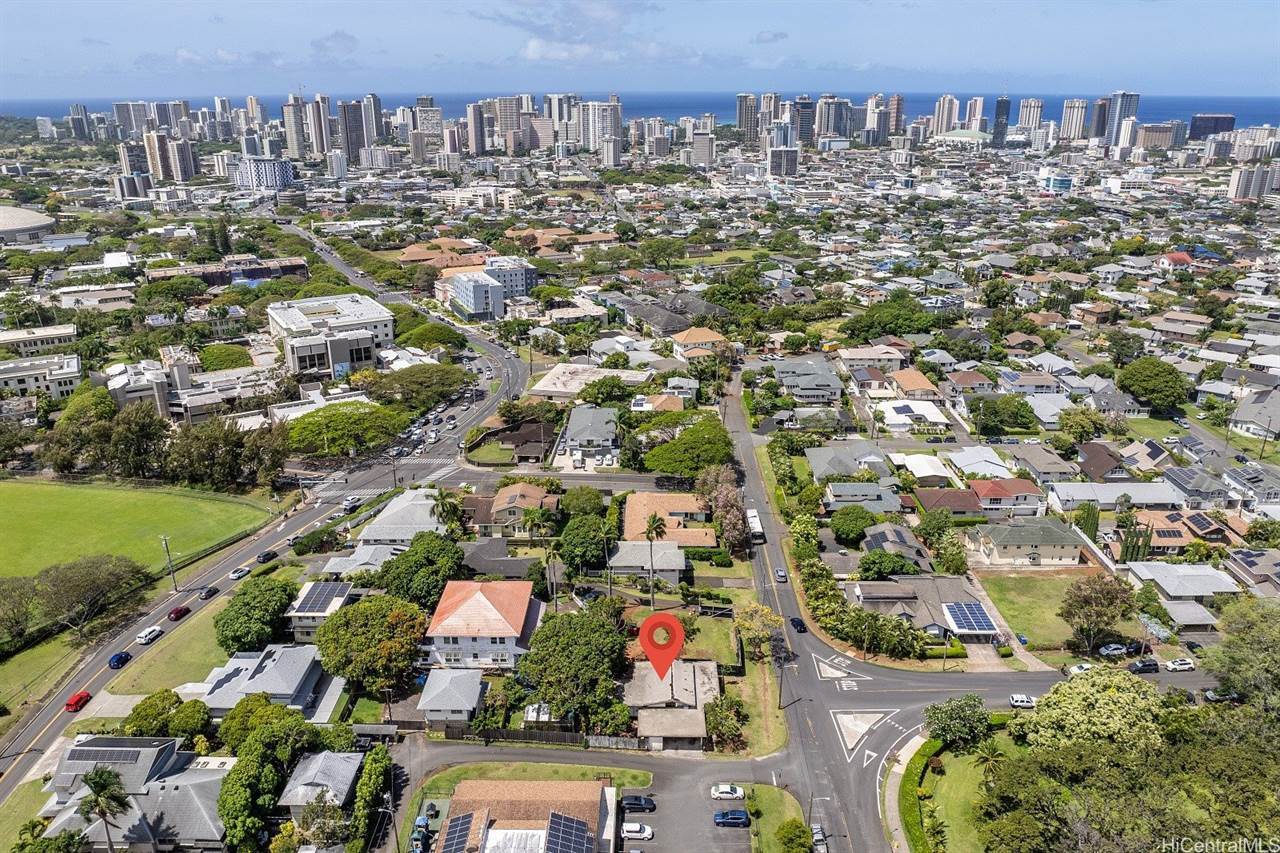 2137 Oahu Avenue, Honolulu, HI 96822