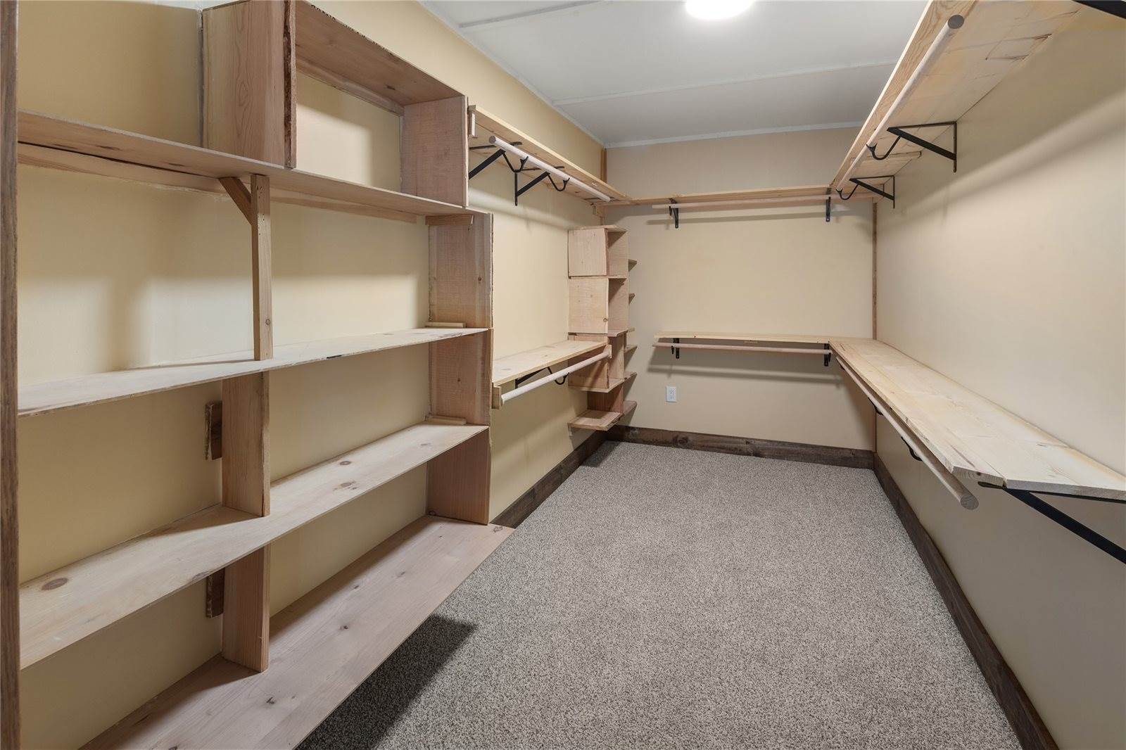 675 Griz Lane, Marion, MT 59925