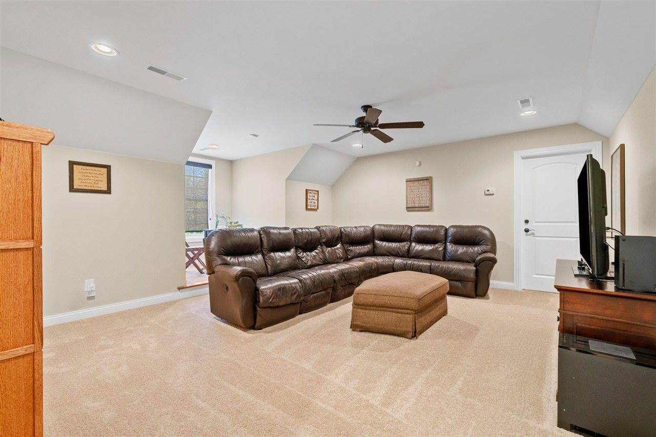 1348 Riva Ridge Avenue, Bowling Green, KY 42104