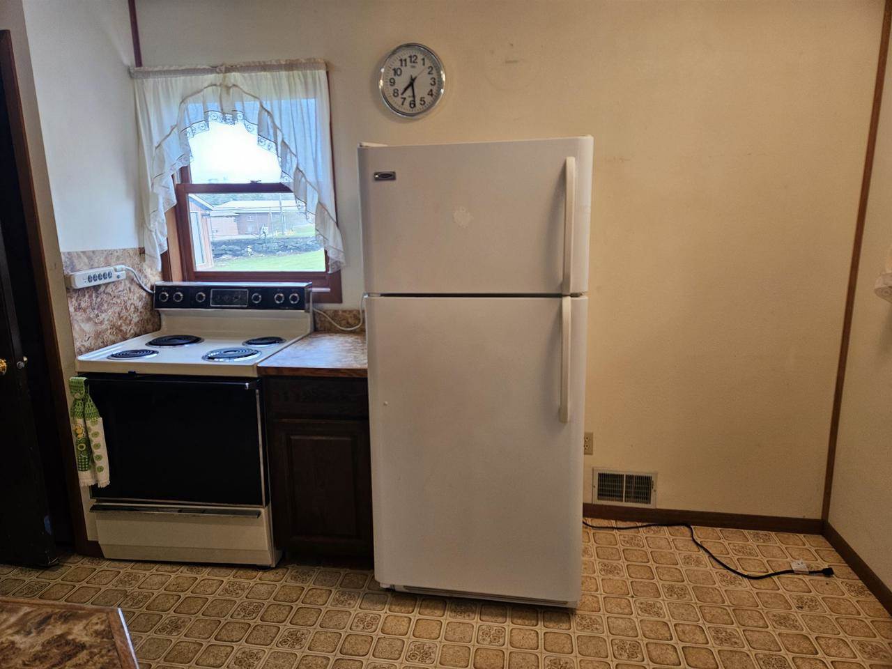 617 center Street, Wonewoc, WI 53968