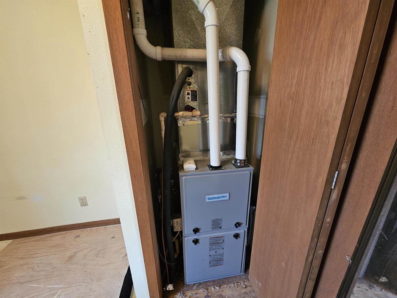 617 center Street, Wonewoc, WI 53968