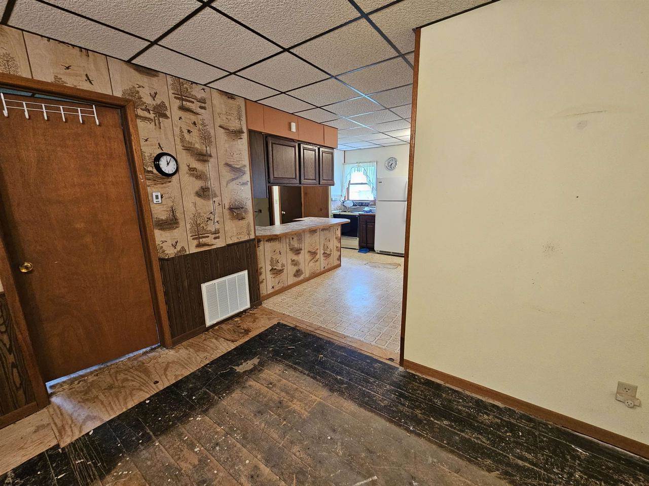 617 center Street, Wonewoc, WI 53968