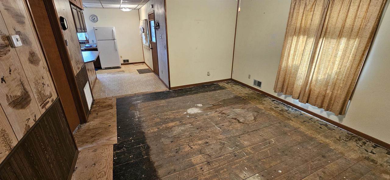 617 center Street, Wonewoc, WI 53968