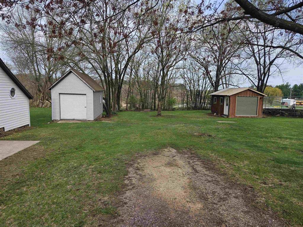 617 center Street, Wonewoc, WI 53968