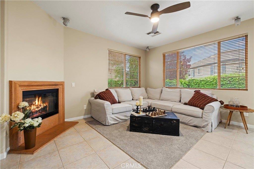 28363 Mirabelle Lane, Saugus, CA 91350