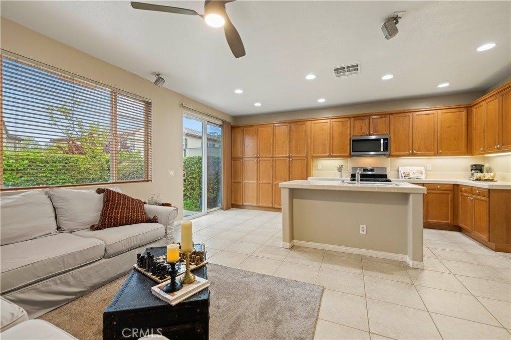 28363 Mirabelle Lane, Saugus, CA 91350