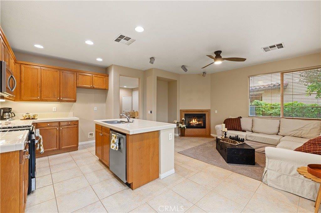 28363 Mirabelle Lane, Saugus, CA 91350