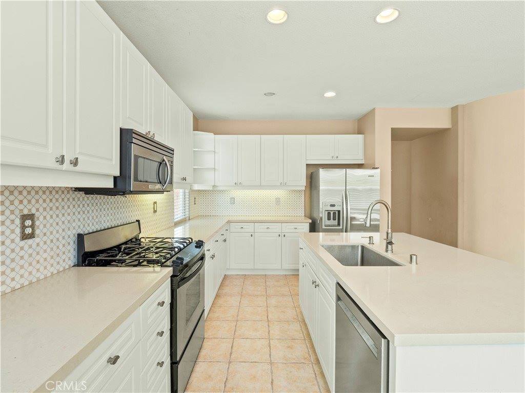 30375 June Rose Court, Castaic, CA 91384