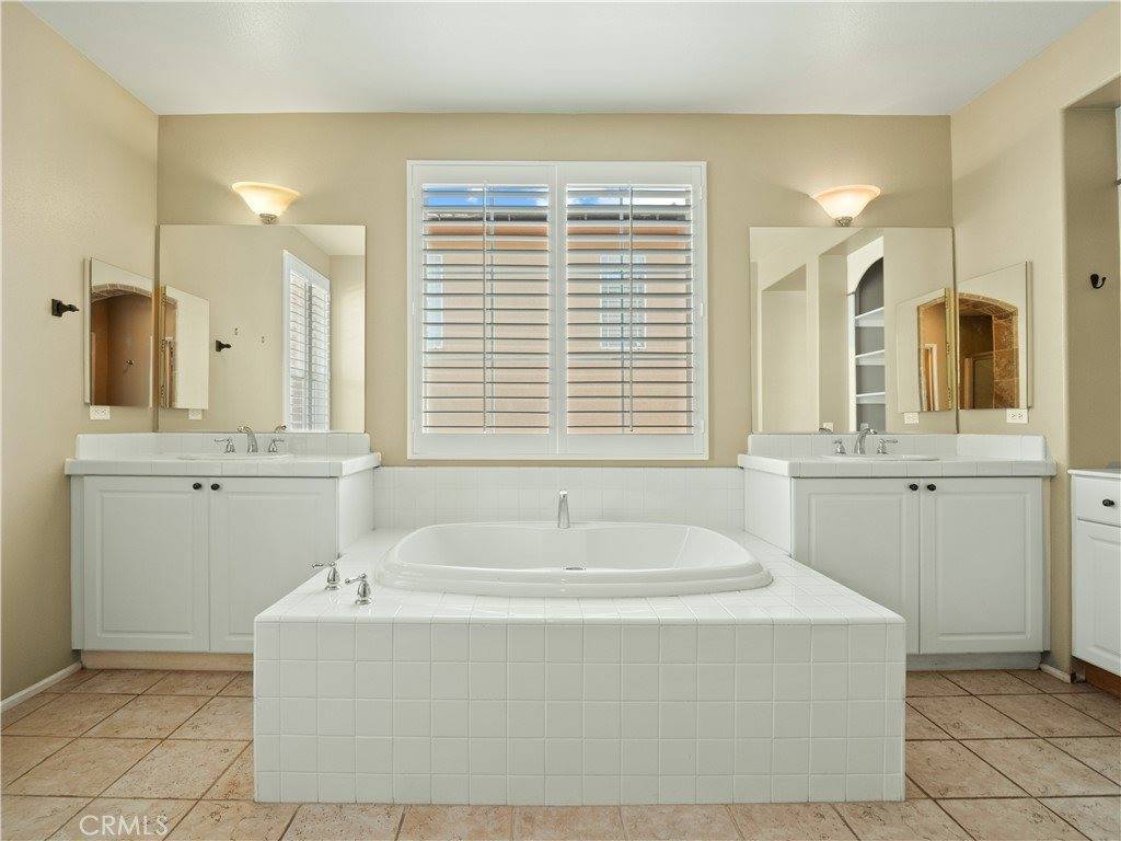 30375 June Rose Court, Castaic, CA 91384