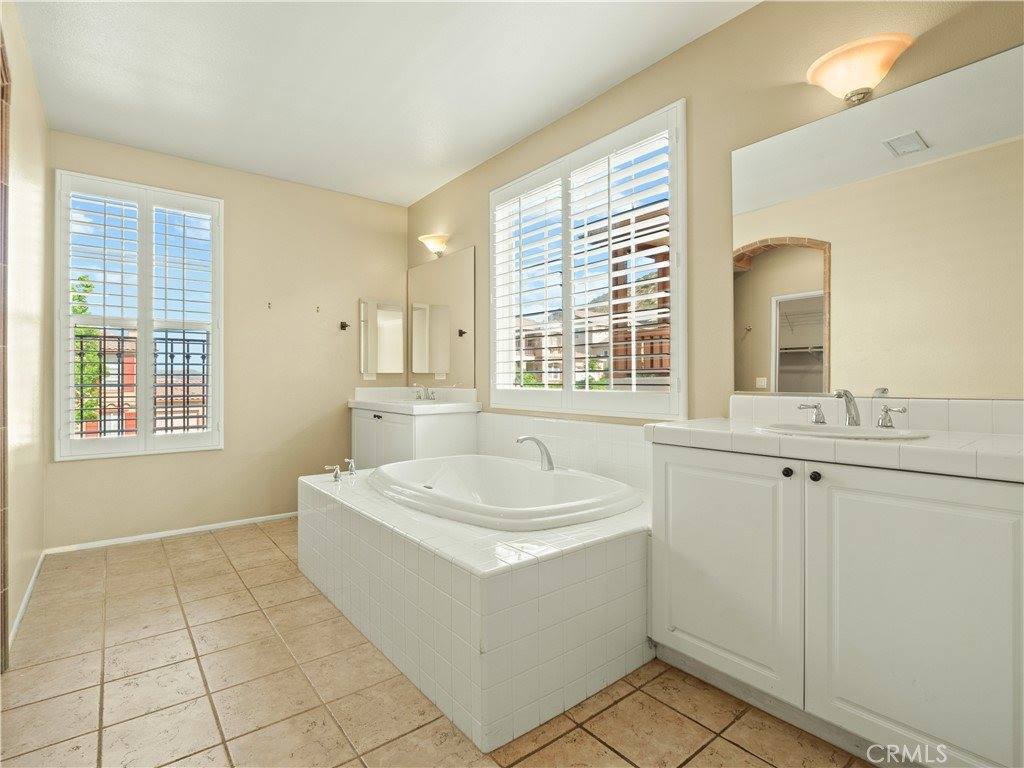 30375 June Rose Court, Castaic, CA 91384