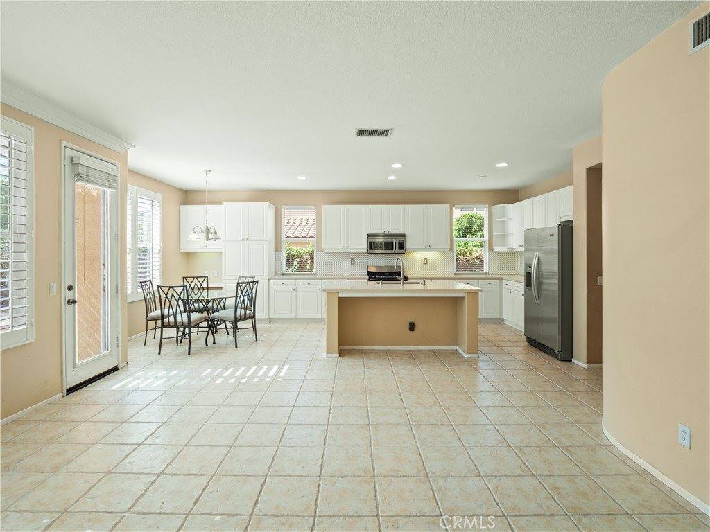 30375 June Rose Court, Castaic, CA 91384