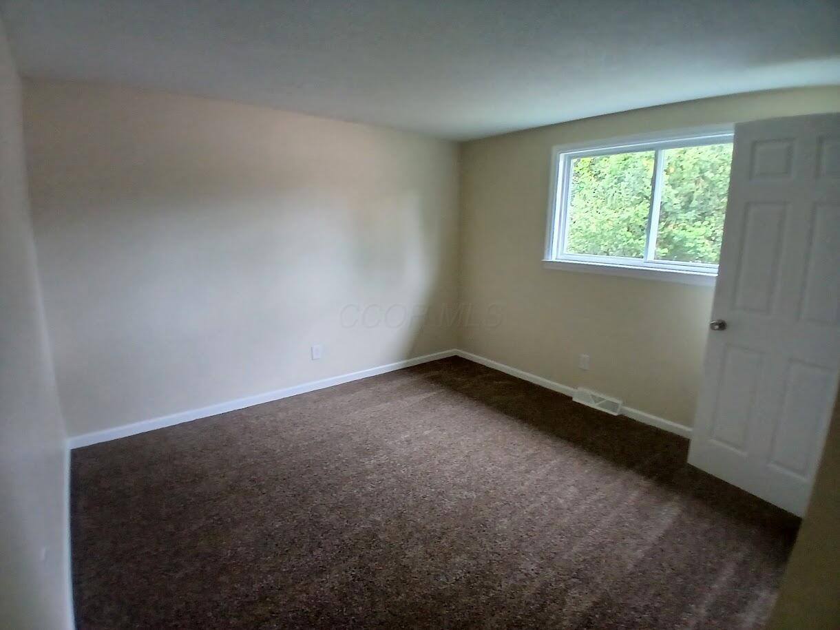 2489 Lipton Road, Columbus, OH 43232