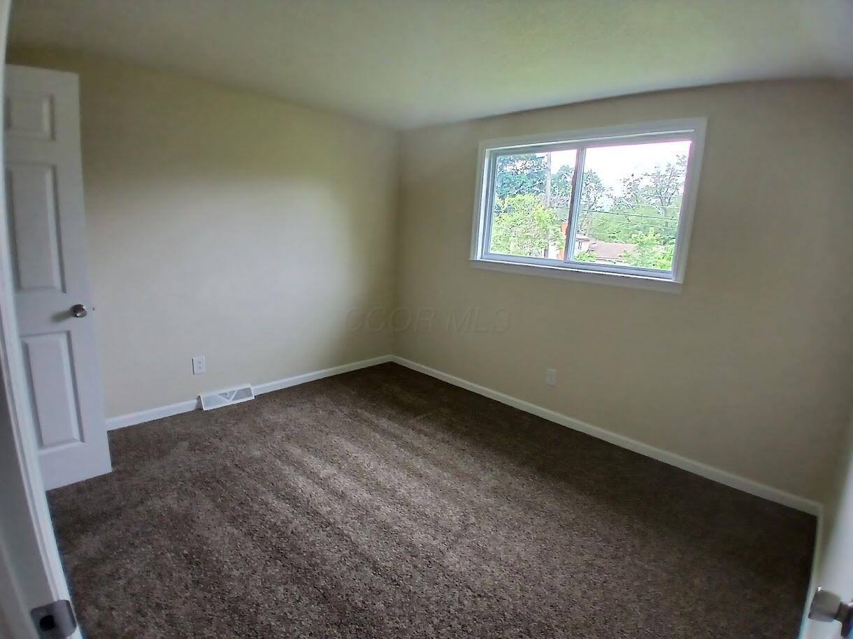 2489 Lipton Road, Columbus, OH 43232