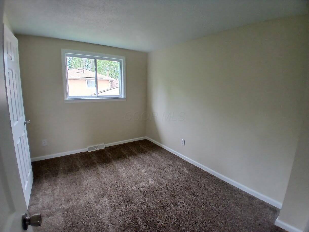 2489 Lipton Road, Columbus, OH 43232