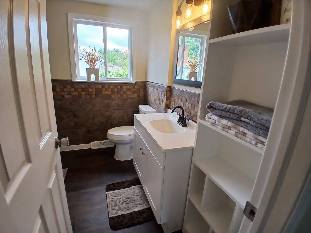 2489 Lipton Road, Columbus, OH 43232