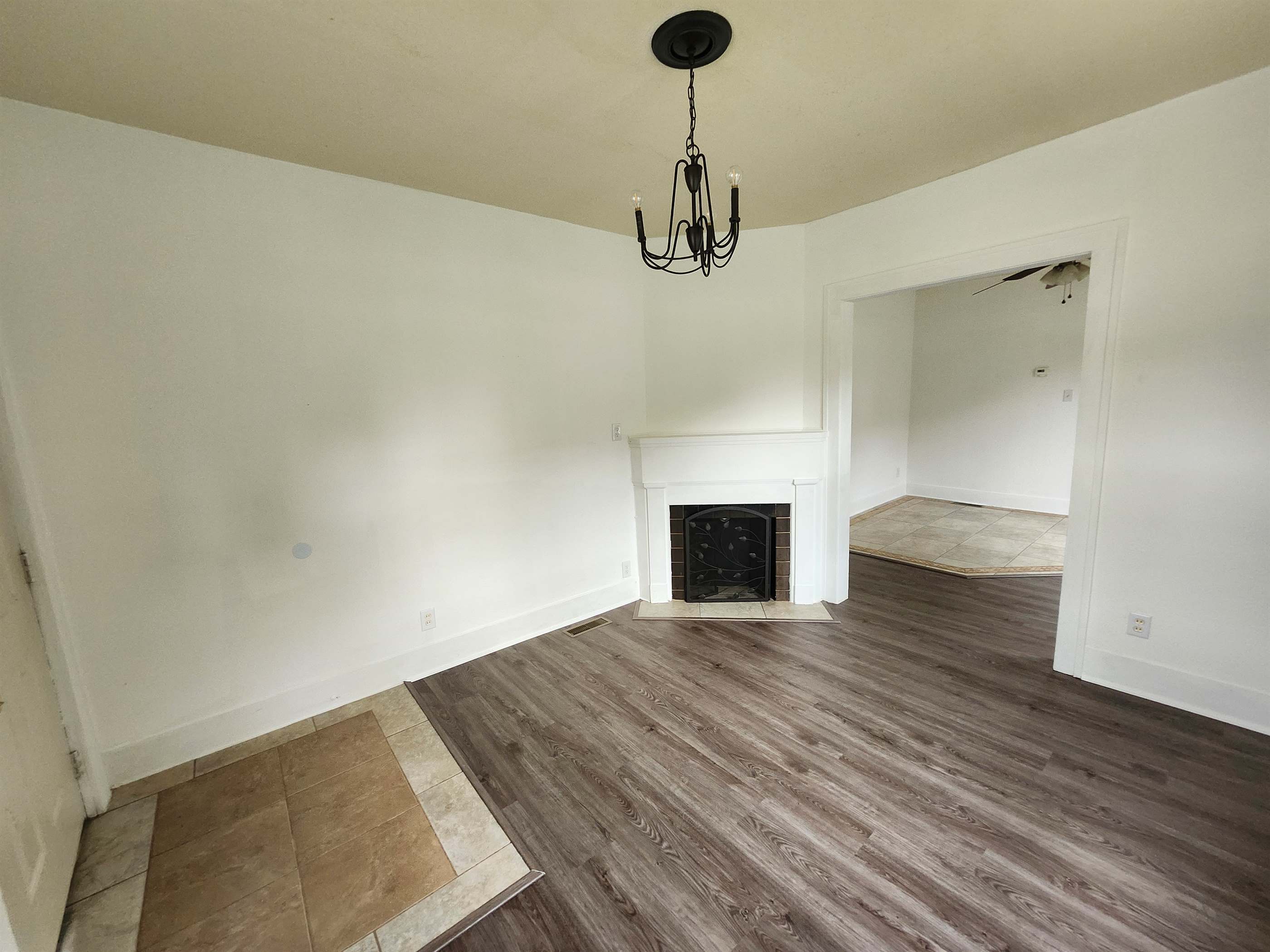 411 North Grove Dr, Wichita, KS 67214