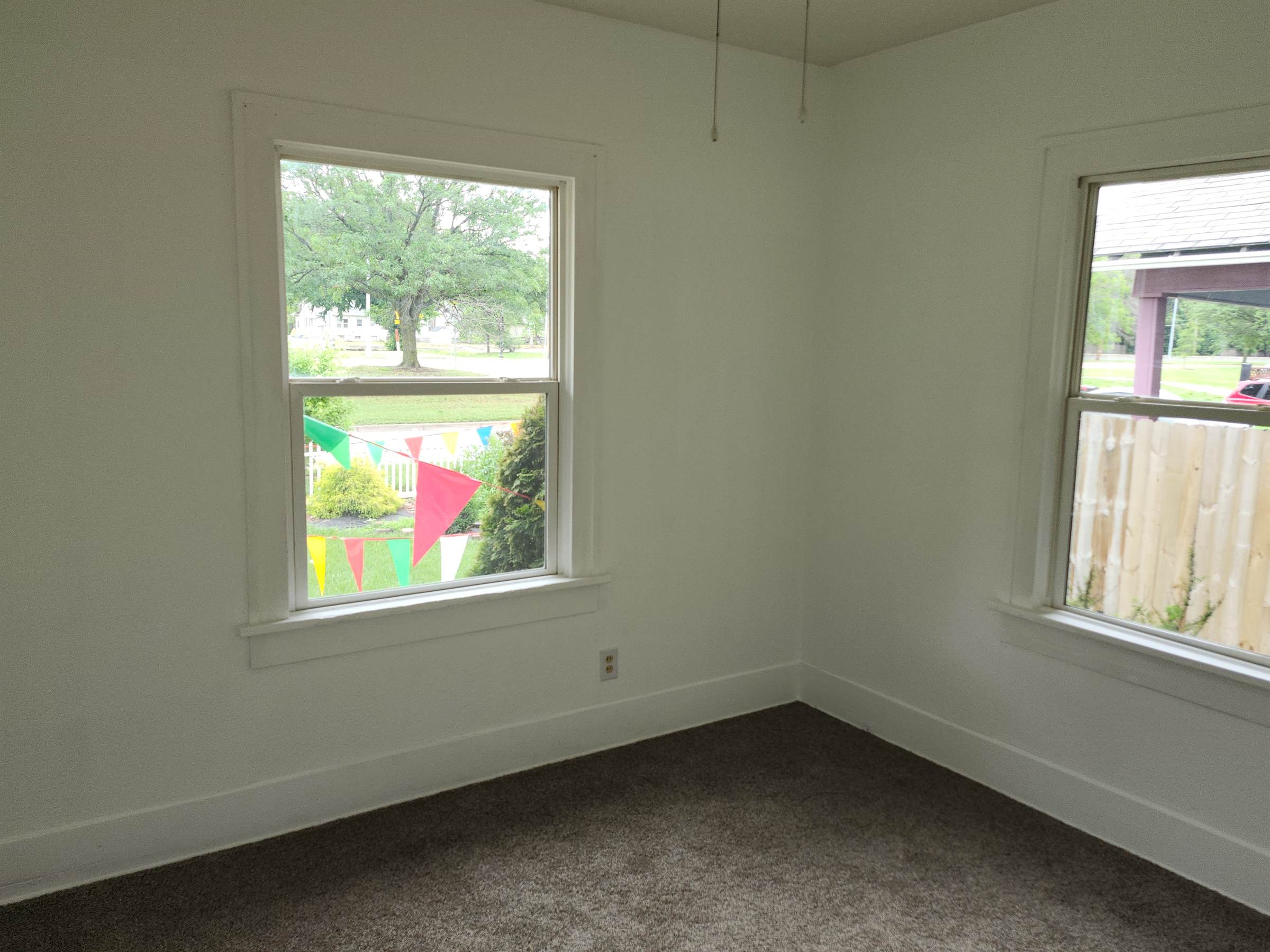 411 North Grove Dr, Wichita, KS 67214