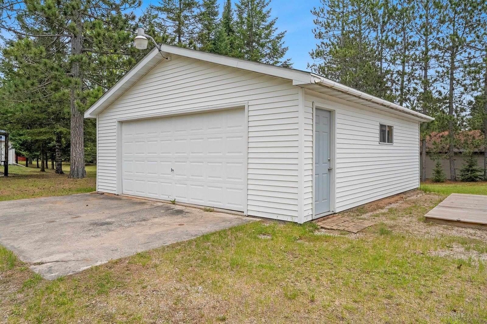 N9578 Dahleen Lane, Crivitz, WI 54114