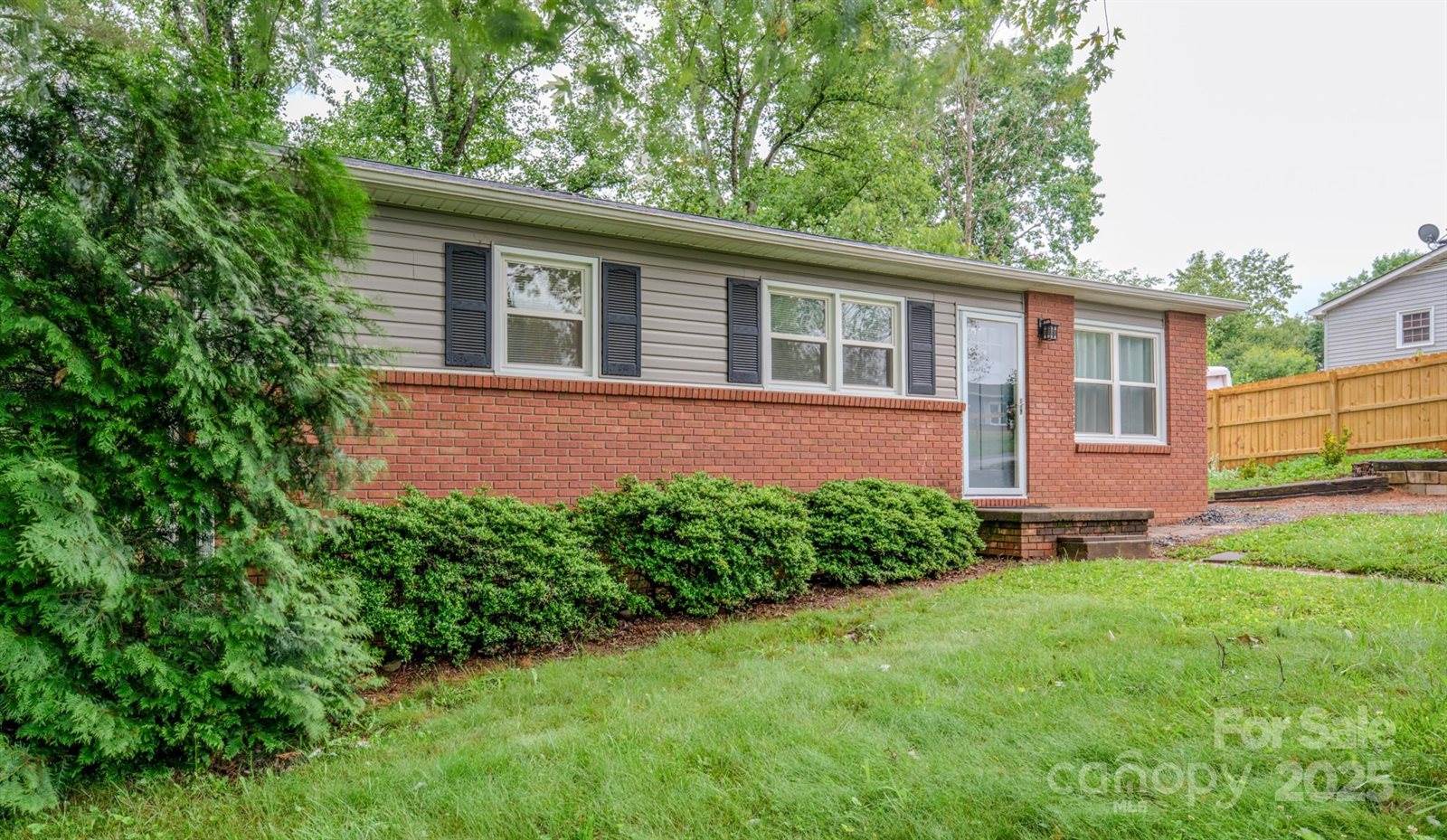 109 Chapman Drive, Asheville, NC 28805