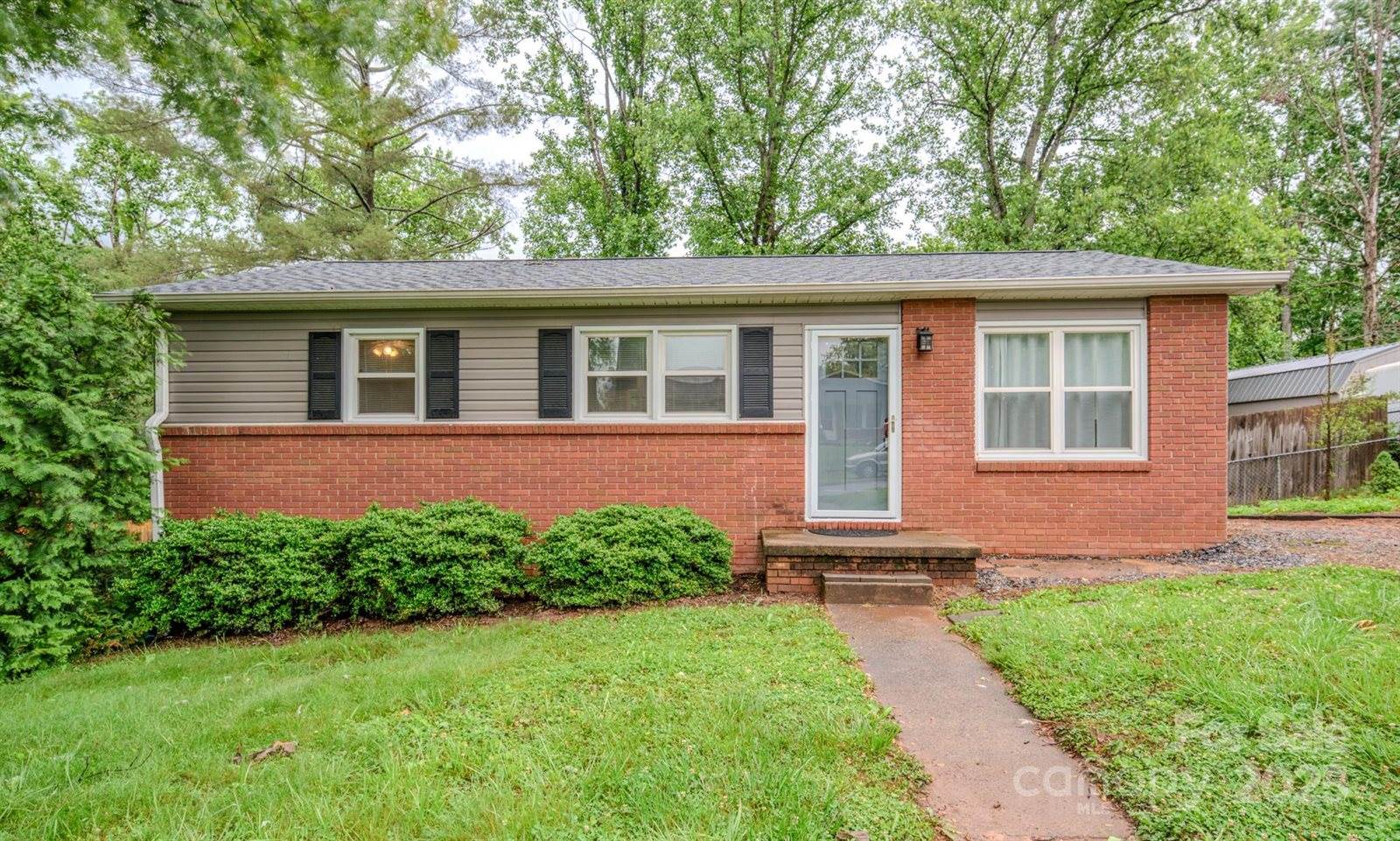 109 Chapman Drive, Asheville, NC 28805