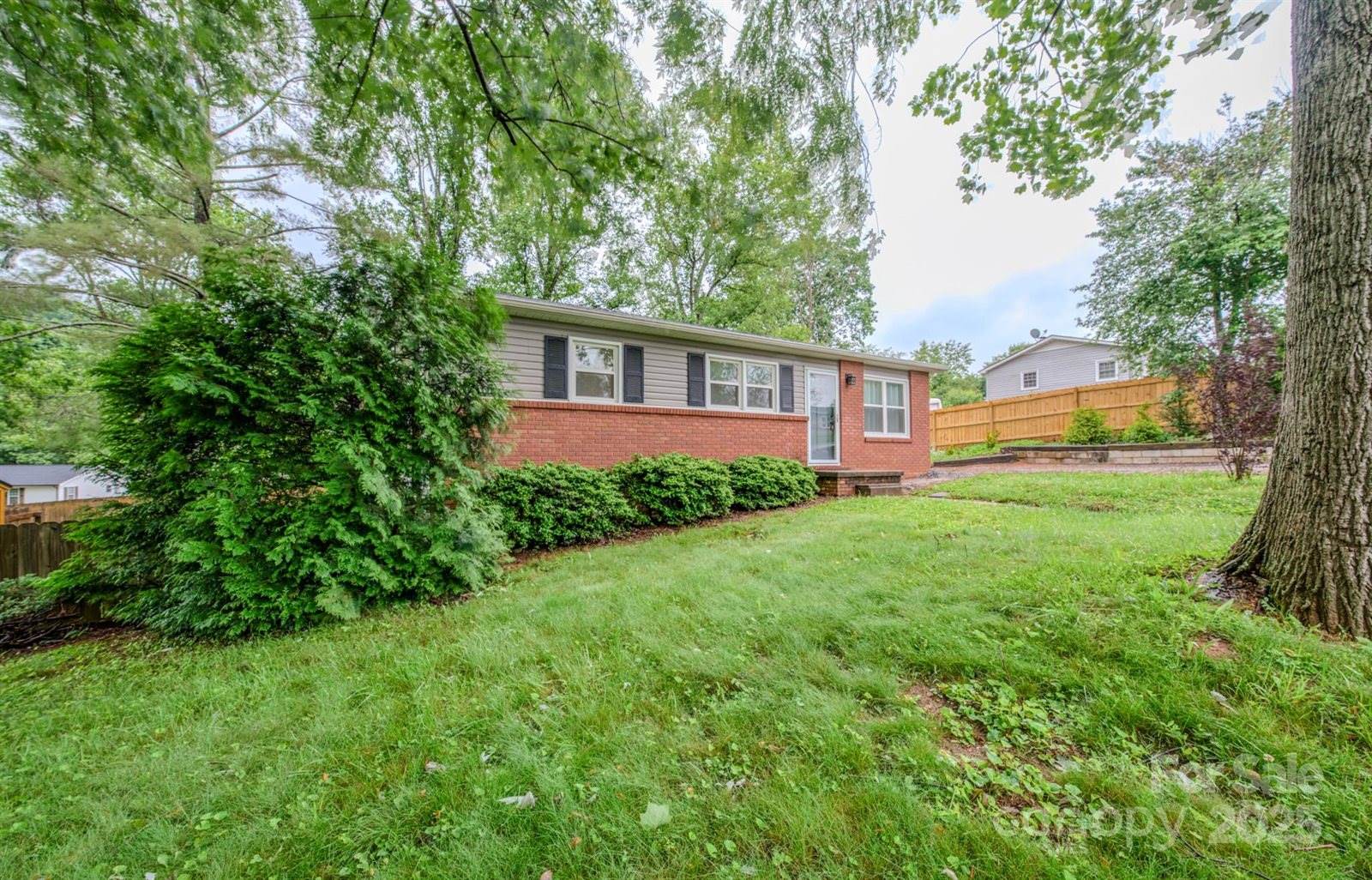 109 Chapman Drive, Asheville, NC 28805