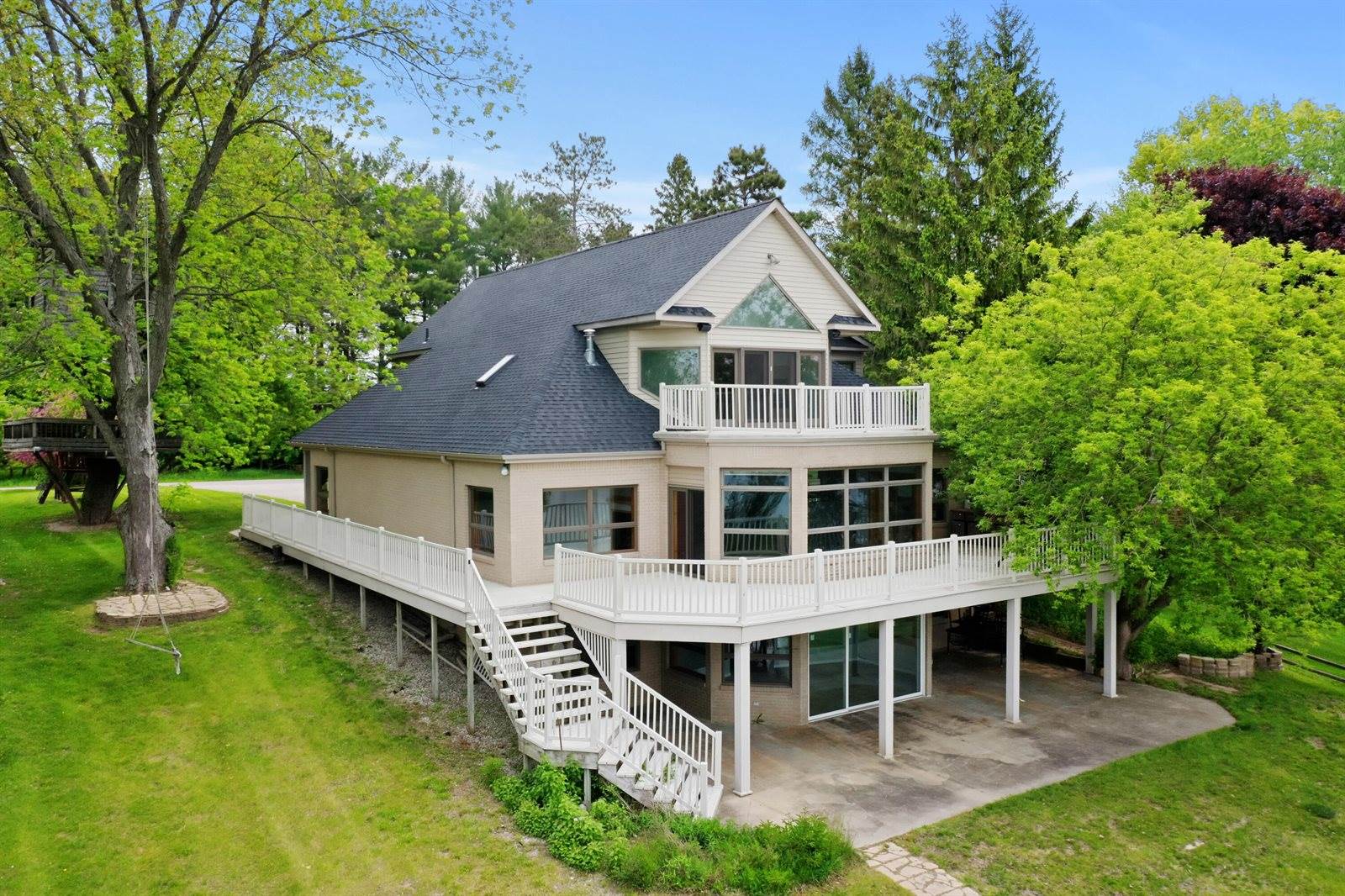 4348 West Lakeside Drive, West Branch, MI 48661