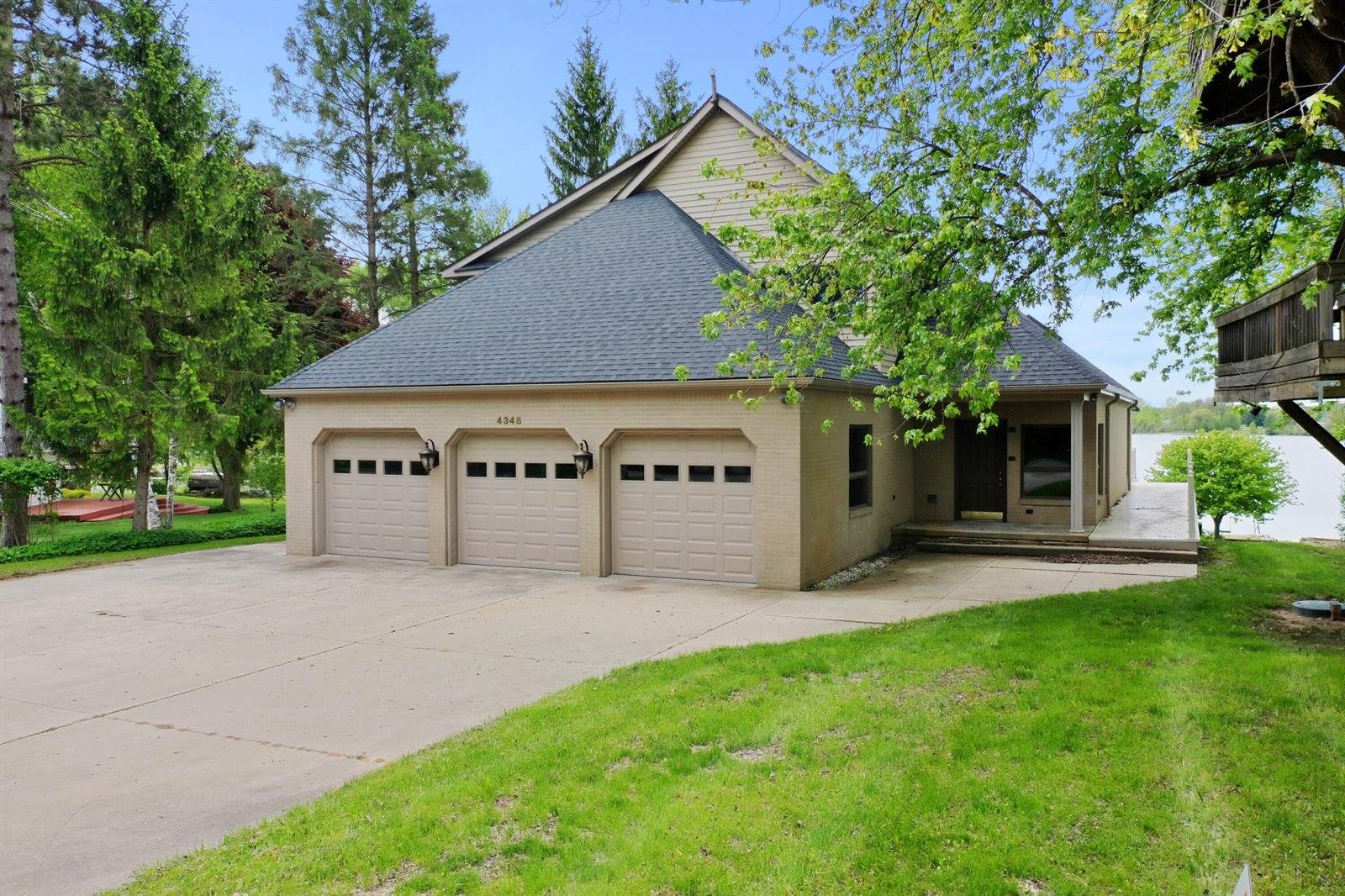4348 West Lakeside Drive, West Branch, MI 48661