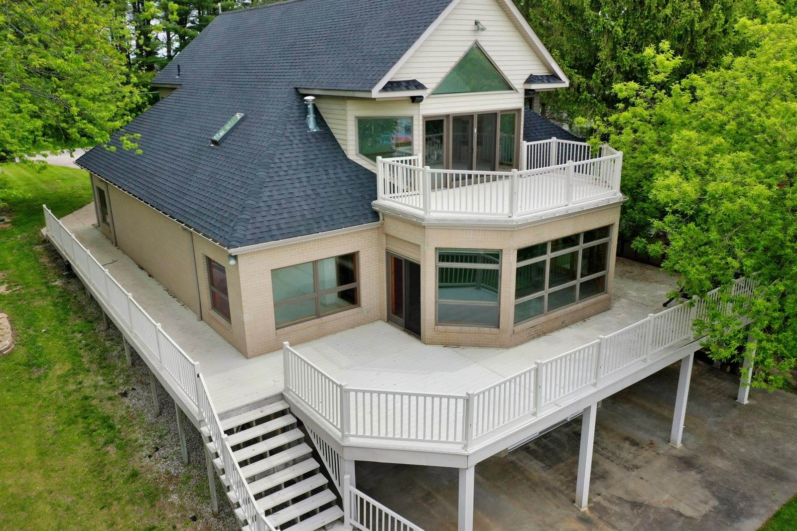 4348 West Lakeside Drive, West Branch, MI 48661