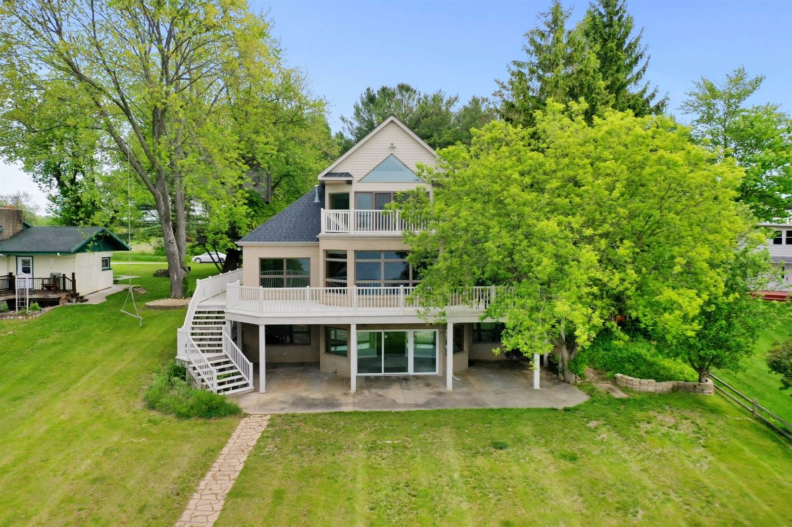 4348 West Lakeside Drive, West Branch, MI 48661