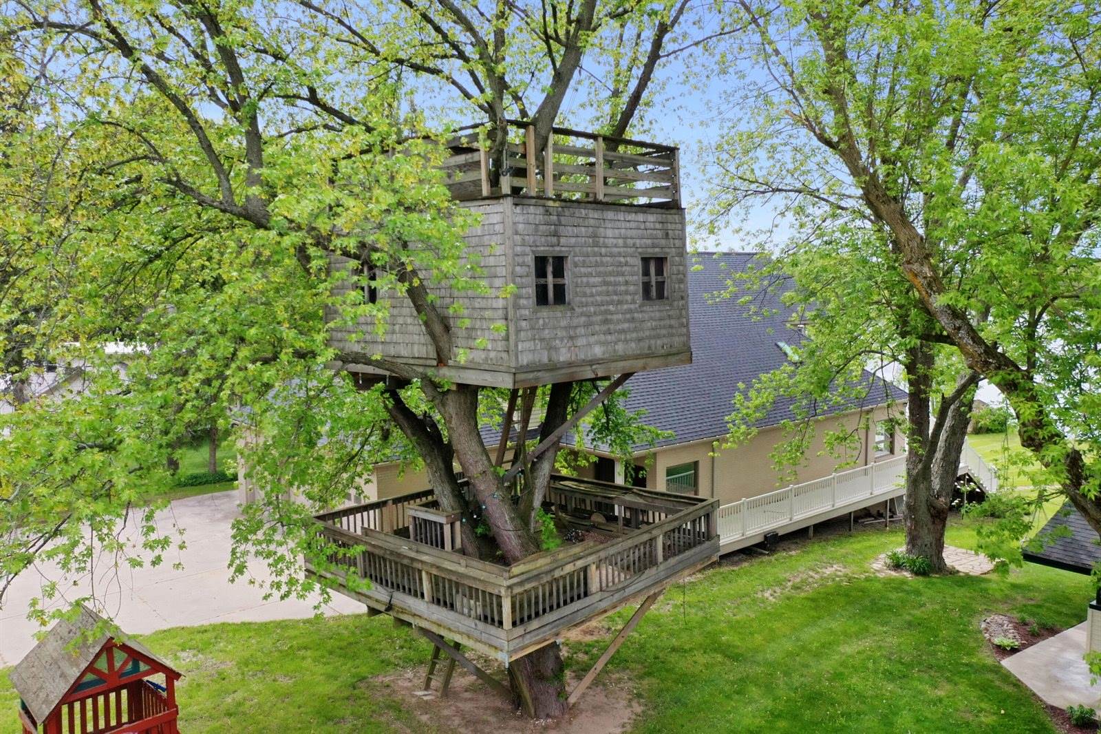 4348 West Lakeside Drive, West Branch, MI 48661