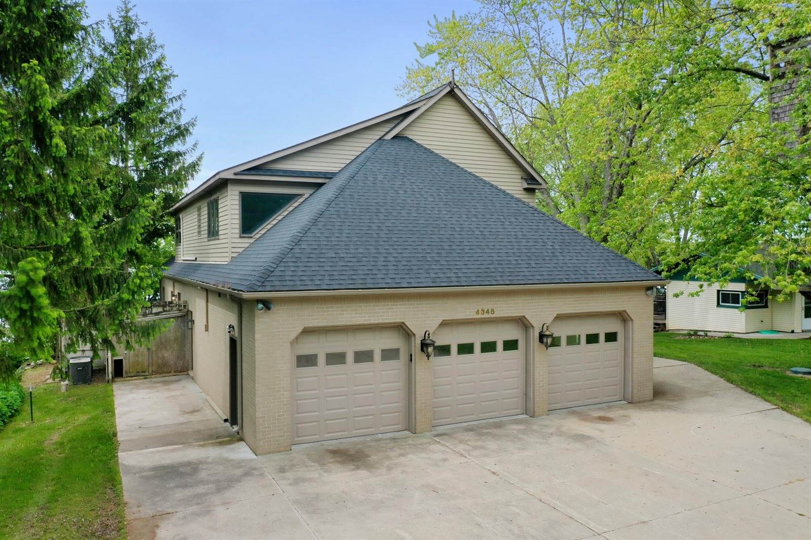 4348 West Lakeside Drive, West Branch, MI 48661