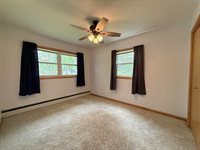 1208 E Blodgett Street, Marshfield, WI 54449