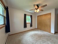 1208 E Blodgett Street, Marshfield, WI 54449