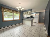 1208 E Blodgett Street, Marshfield, WI 54449