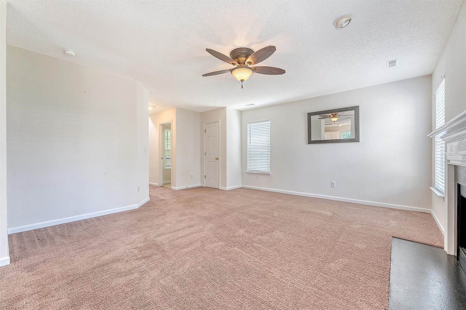 1042 Cobblestone Boulevard, Summerville, SC 29486