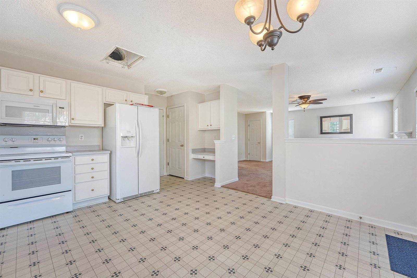 1042 Cobblestone Boulevard, Summerville, SC 29486