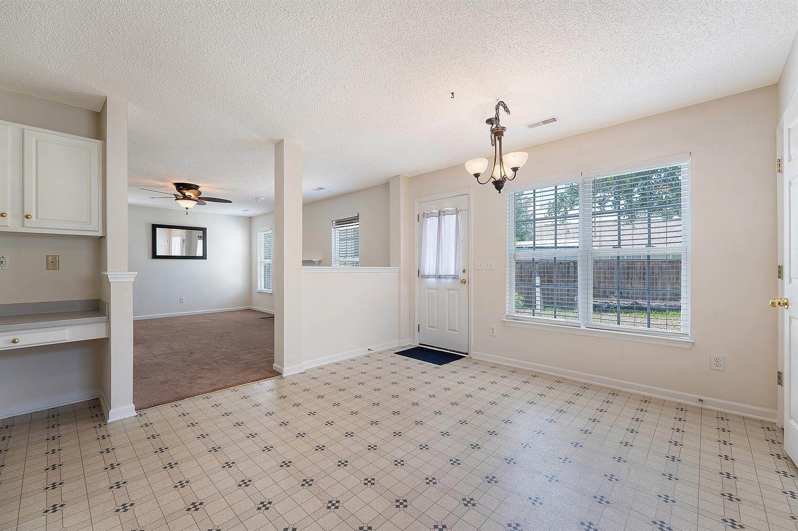 1042 Cobblestone Boulevard, Summerville, SC 29486