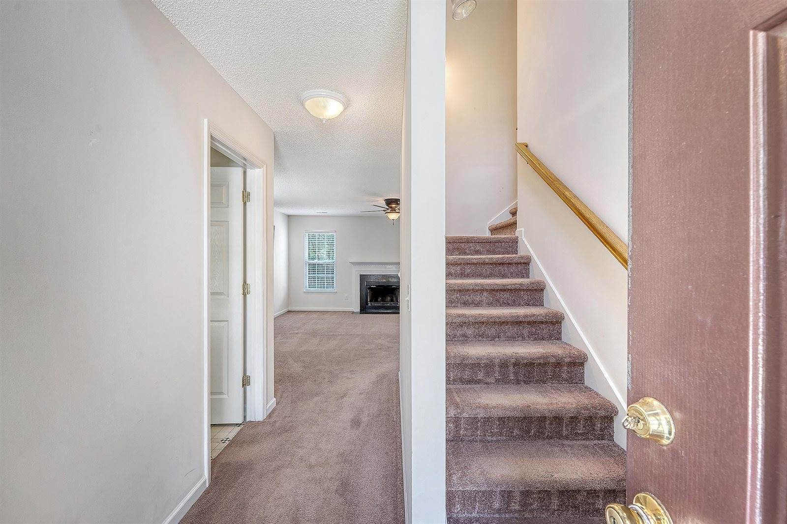 1042 Cobblestone Boulevard, Summerville, SC 29486