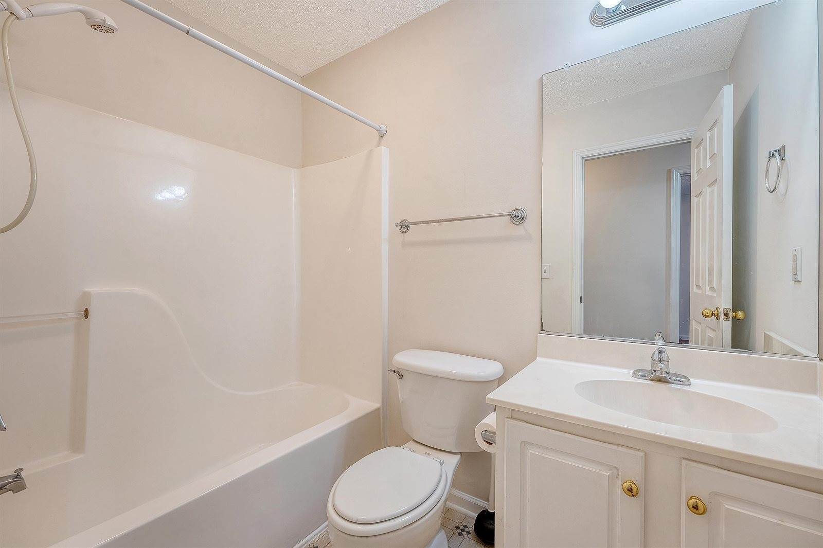 1042 Cobblestone Boulevard, Summerville, SC 29486