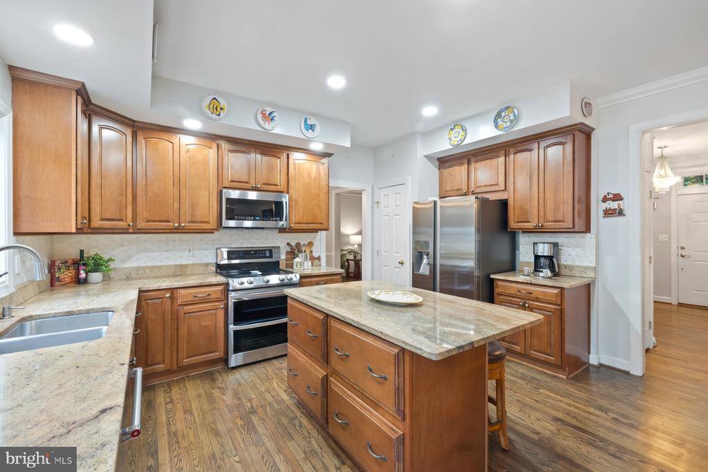 11406 Royal View, North Potomac, MD 20878