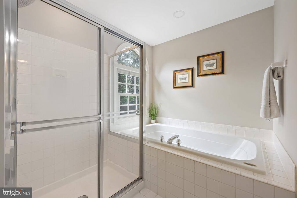 11406 Royal View, North Potomac, MD 20878