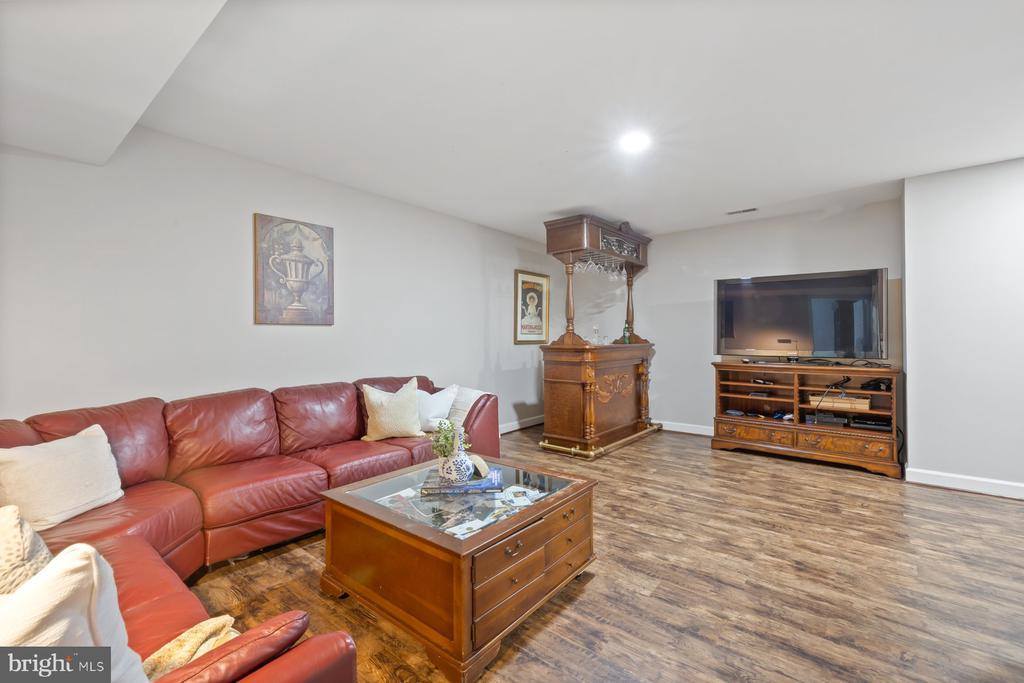 11406 Royal View, North Potomac, MD 20878