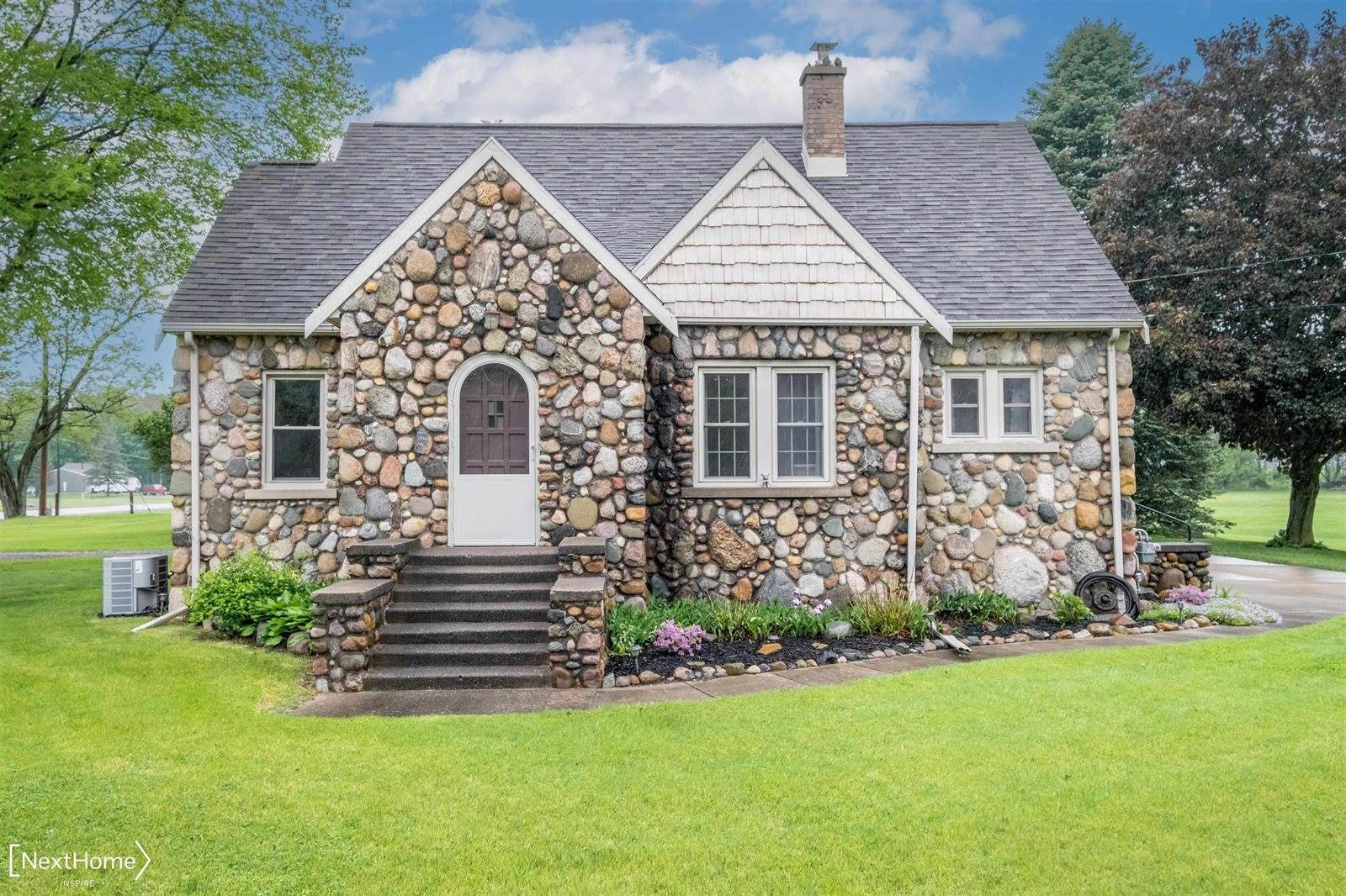 6005 N Seymour Road, Flushing, MI 48433