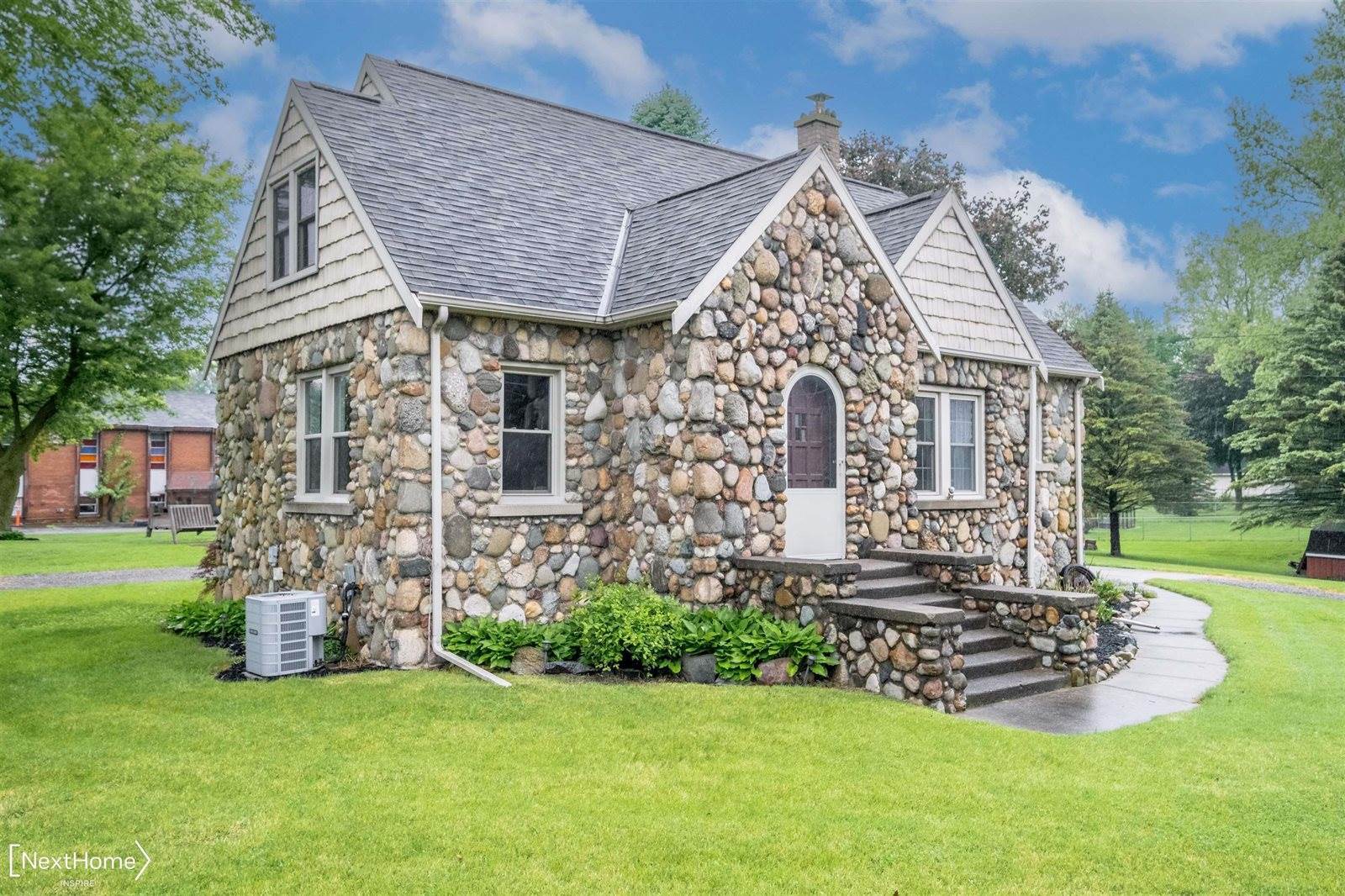 6005 N Seymour Road, Flushing, MI 48433