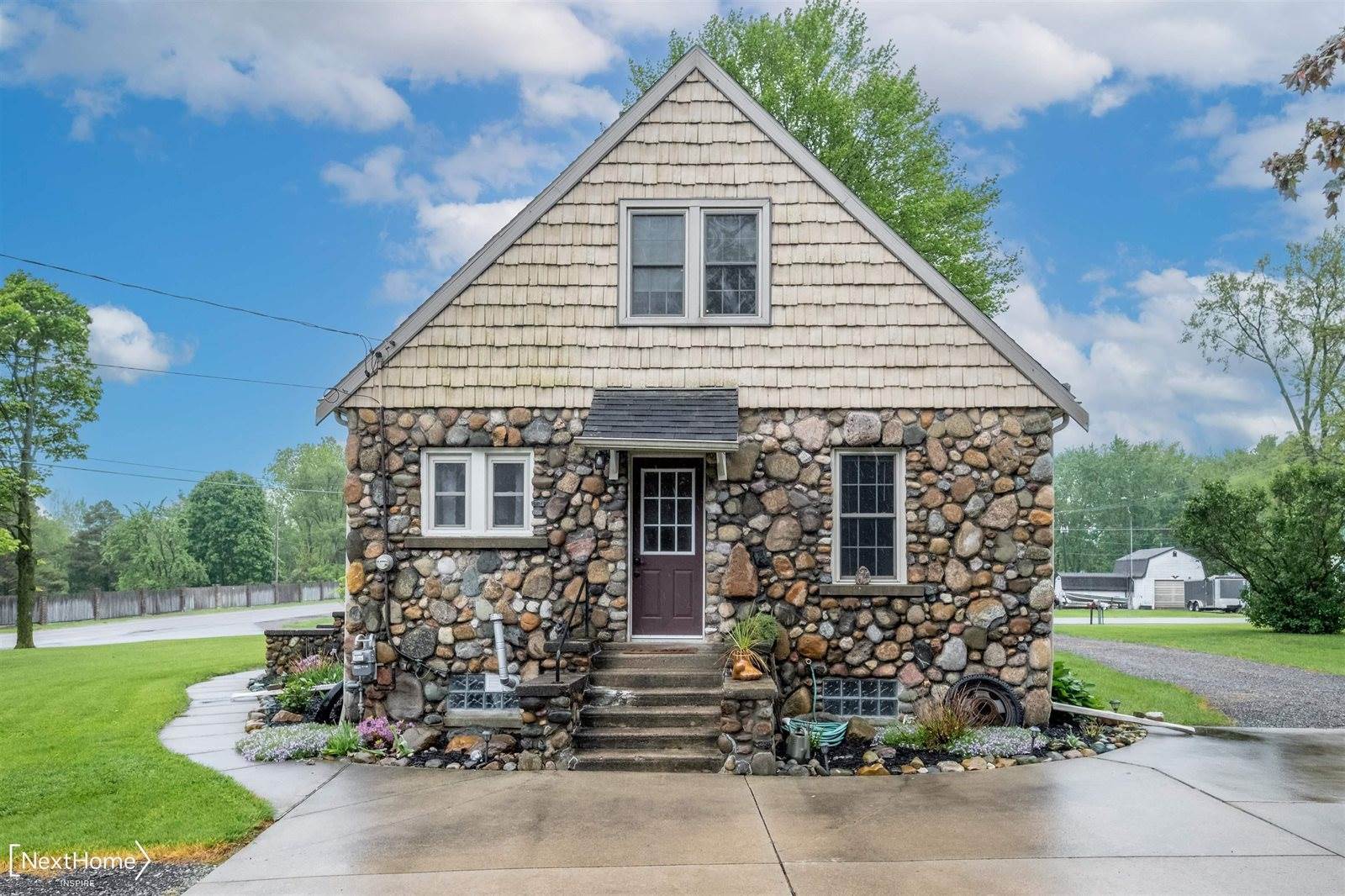 6005 N Seymour Road, Flushing, MI 48433