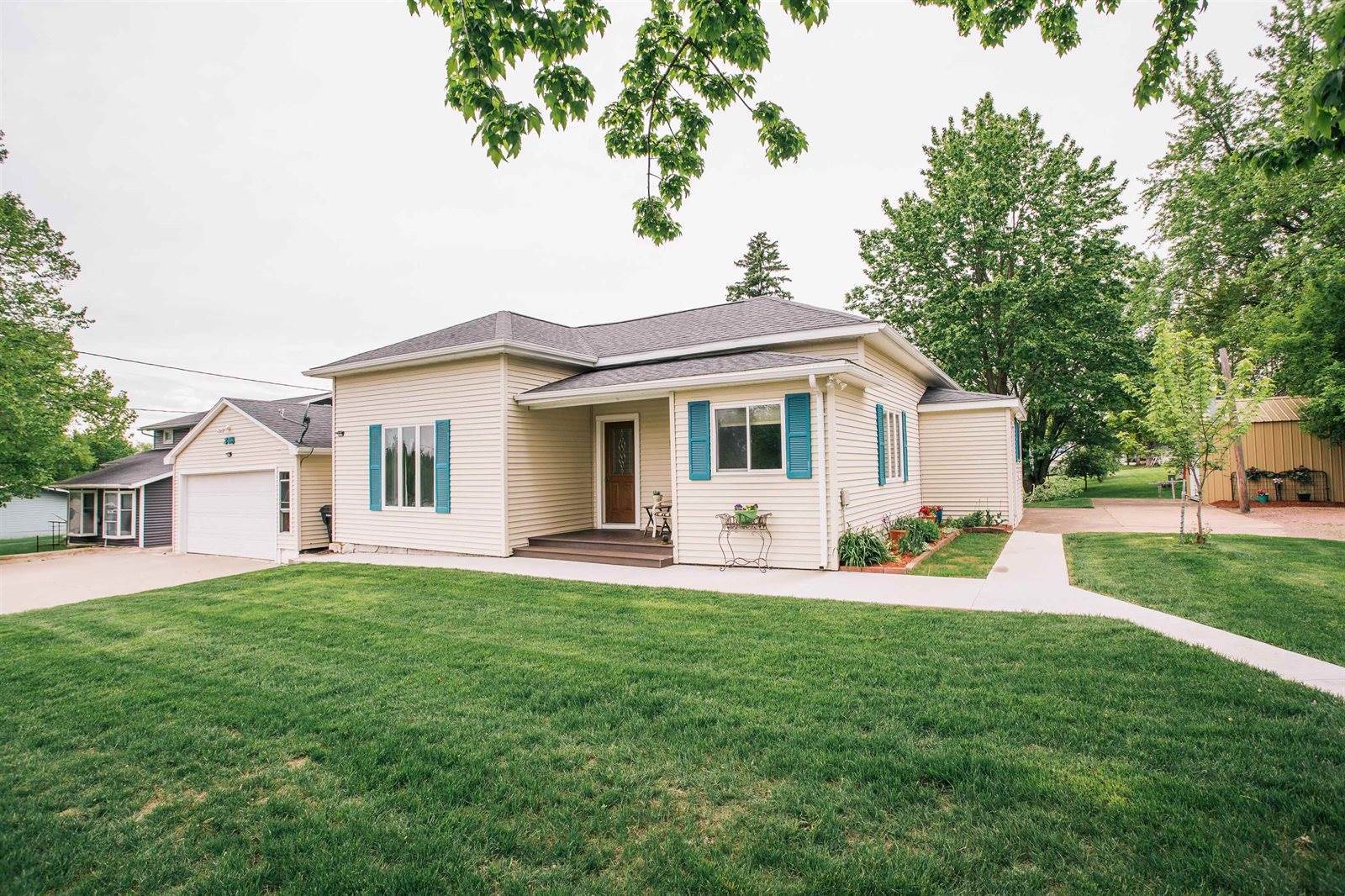 208 W Miller Street, Greenwood, WI 54437